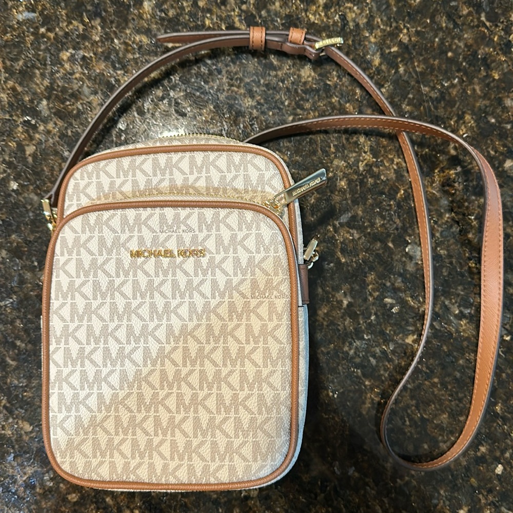 Jet Set Travel Logo Crossbody Bag - vanilla color - Michael Kors